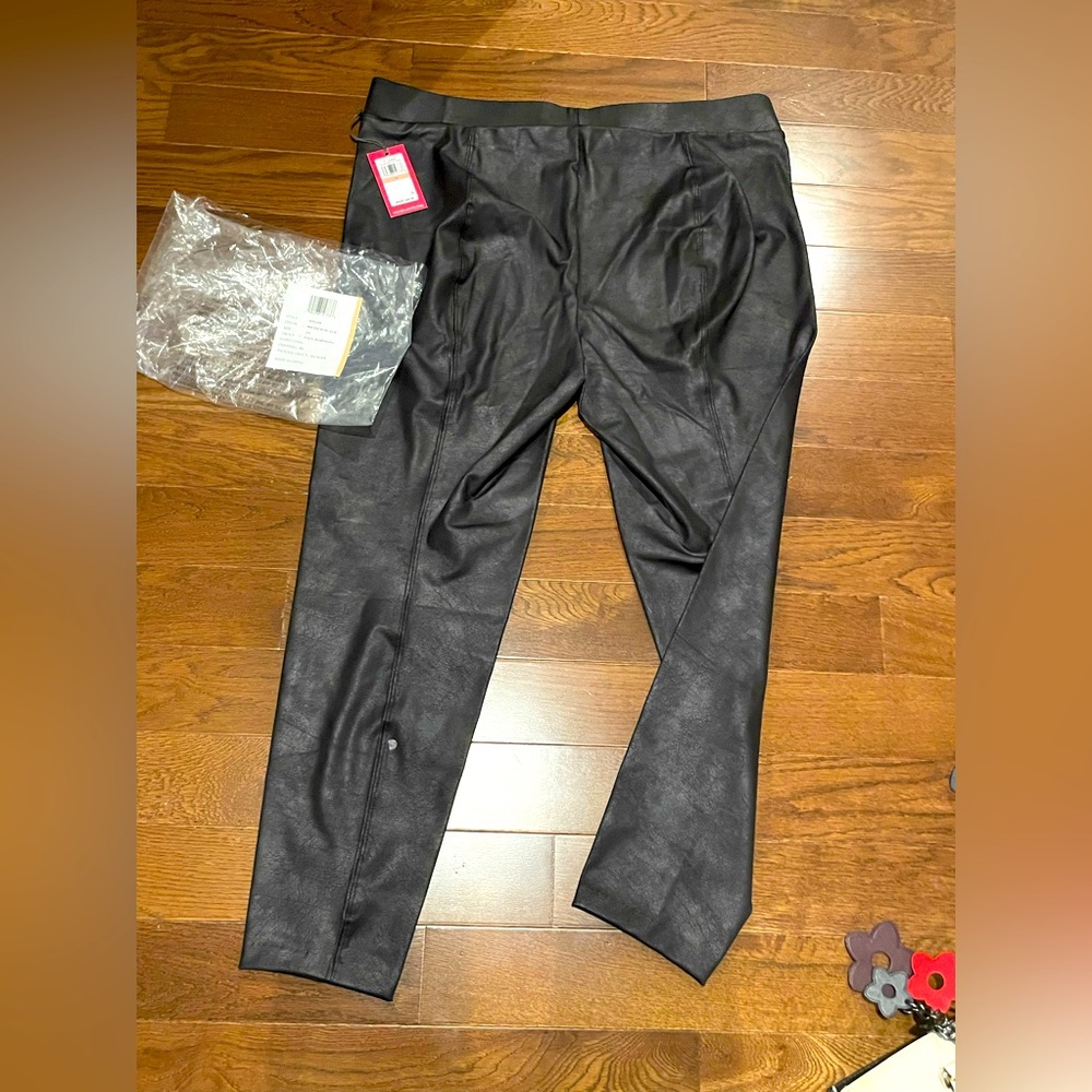 New with tags - Black faux leather jeans - Vince Camuto